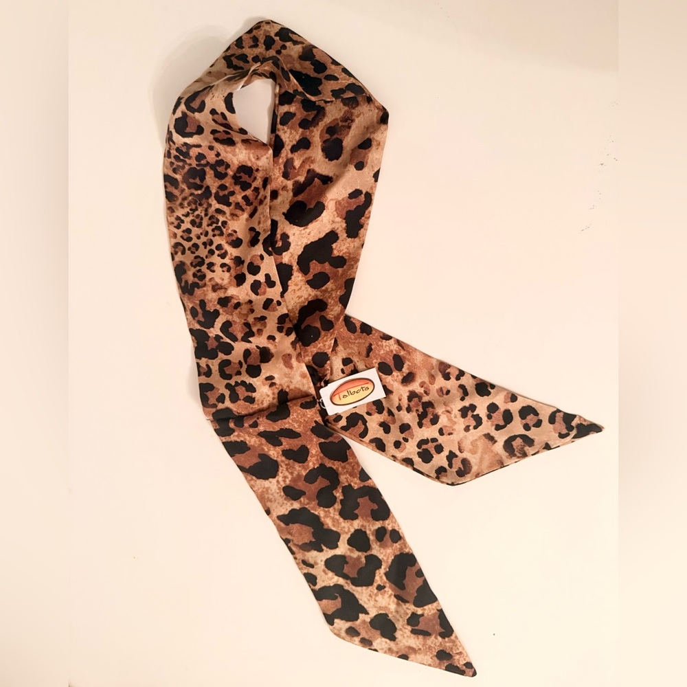 !! DO NOT BUY !!

NWT talbots cheetah print headband